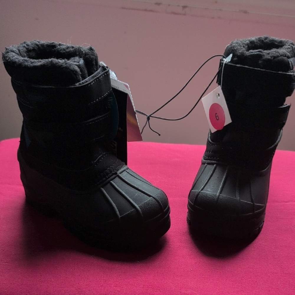 Khombu Black Winter Boots for Toddlers SZ 6